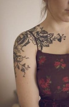 Tatouage épaule femme : les 50 plus beaux tatouages