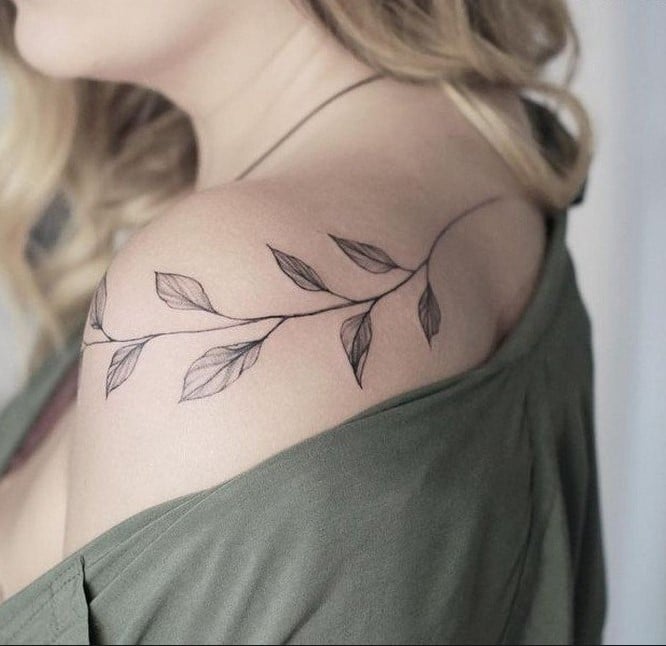 tatouage Branche Avec Feuilles