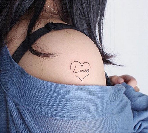 tatouage motif Love 