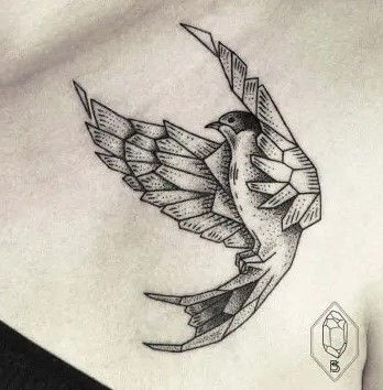 Oiseau tatouage épaule femme