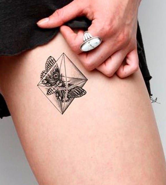 tatouage Papillon cuisse