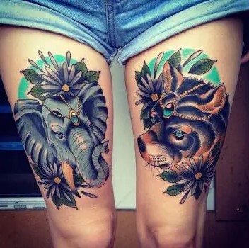 Tatouage Aux Accents Orientaux sur les 2 cuisses
