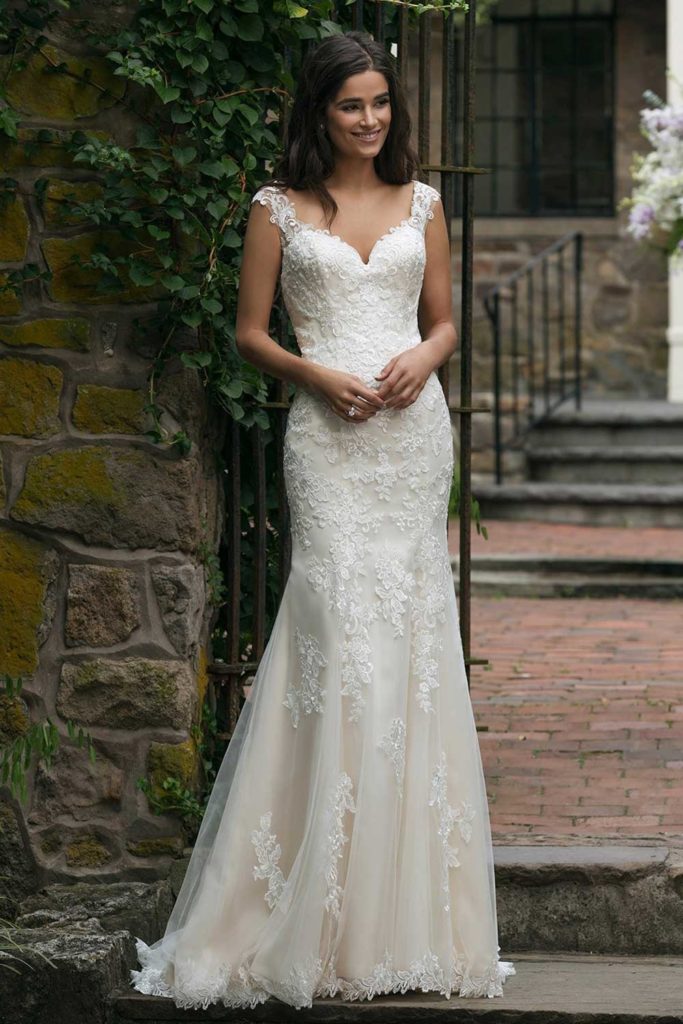 Robe Dentelle Sirene Traine