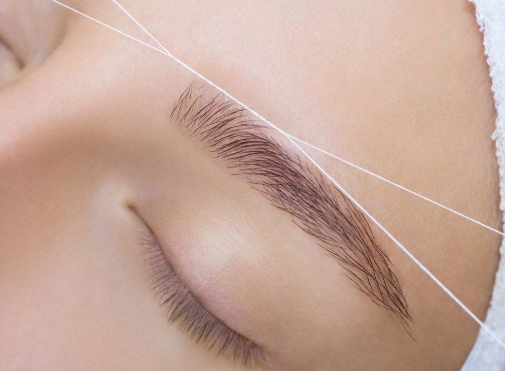 Epilation Sourcils Fil