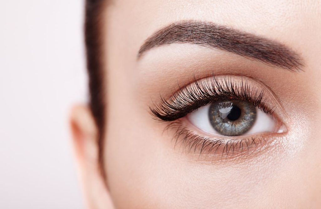 Epilation Sourcils Ligne