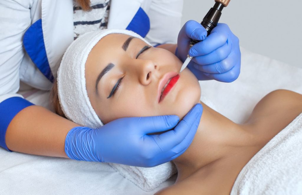 Maquillage Des Lèvres Permanent