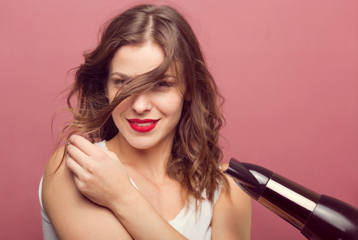 Comment onduler ses cheveux : 6 techniques pour des cheveux wavy