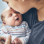 Bebe Pleure Pendant Le Biberon Pourquoi Et Comment Reagir Bebe Pleure Pendant Le Biberon Pourquoi Et Comment Reagir