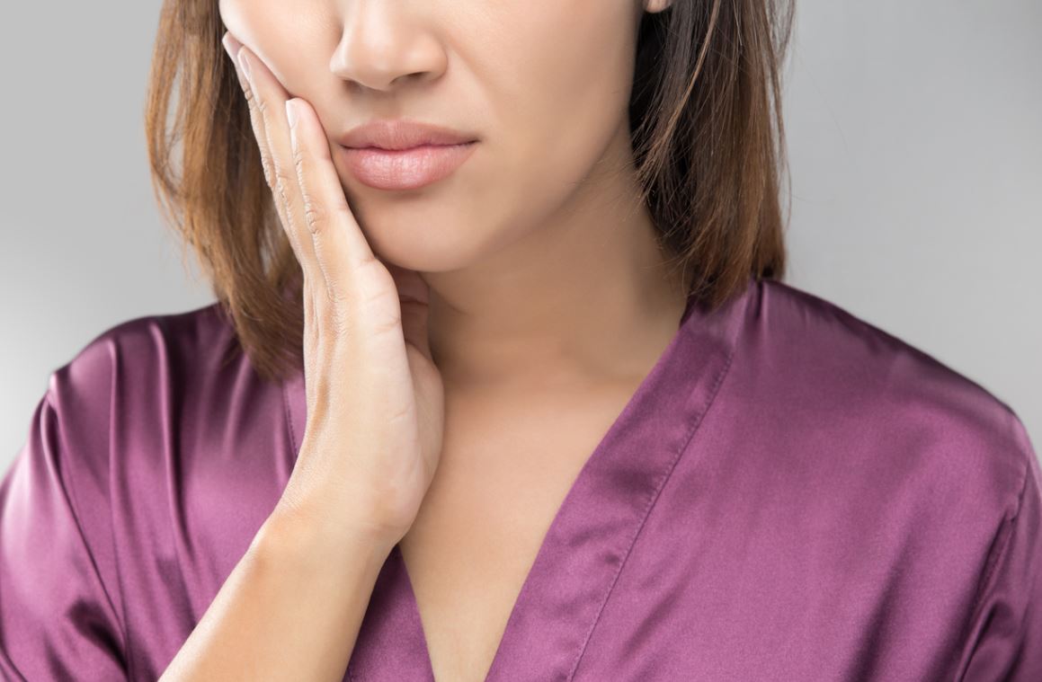 Goût de fer dans la bouche causes possibles et solutions