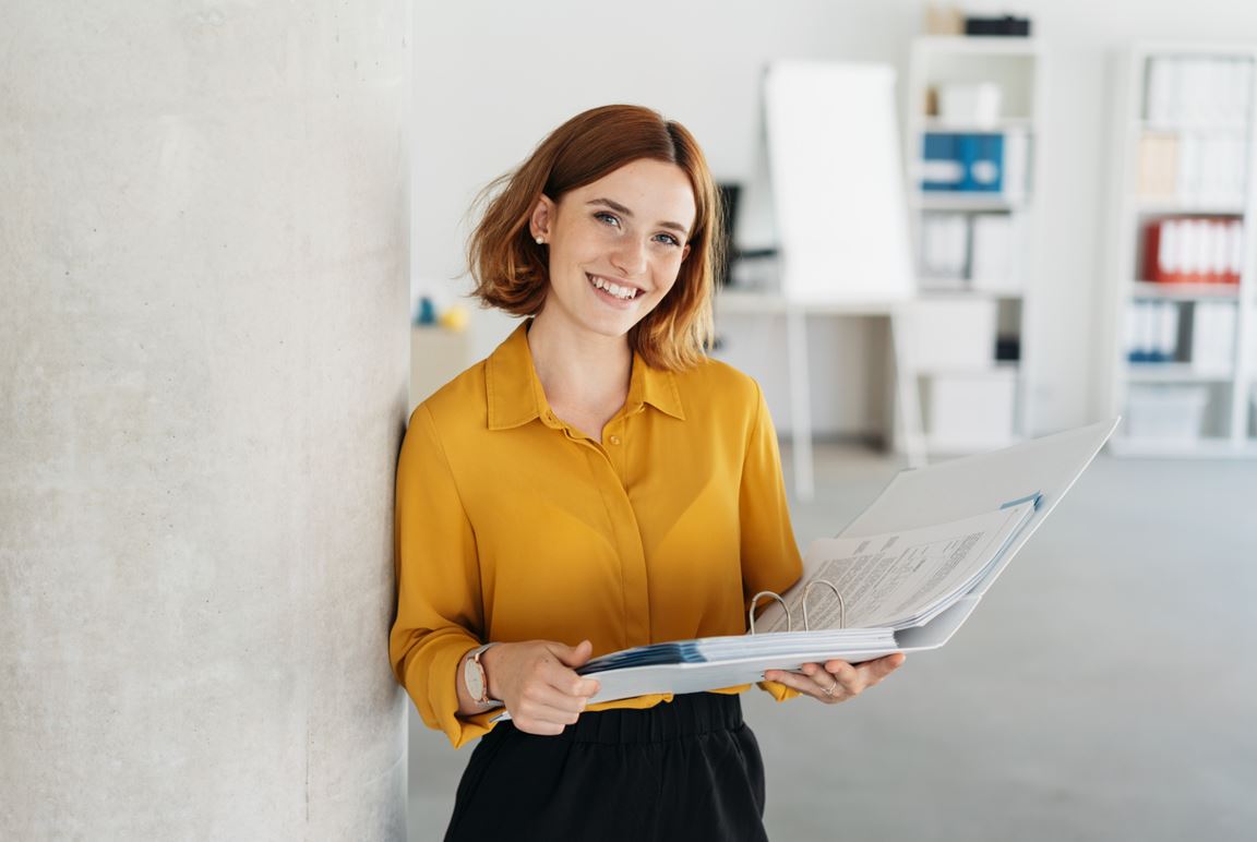 Femme Heureuse Au Travail