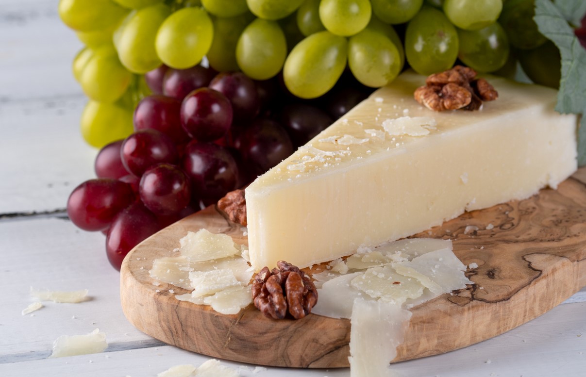 Fromage De Brebis Et Raison