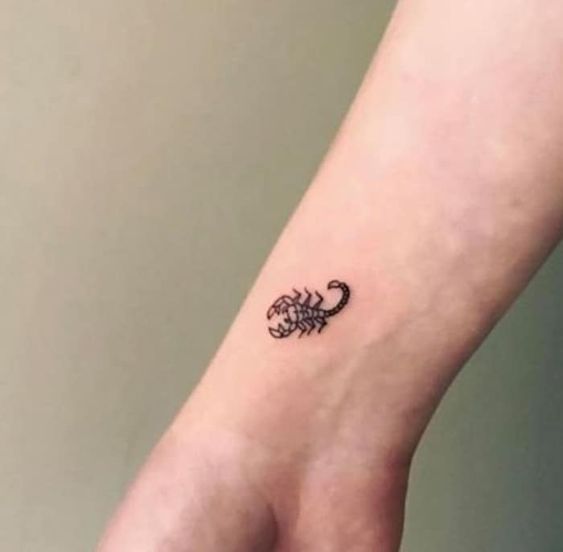 Le signe du zodiaque discret tatoo