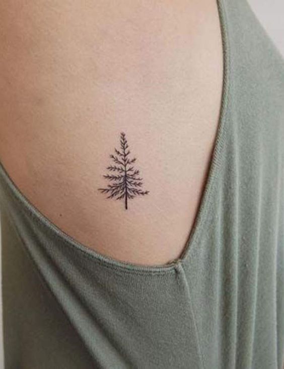 petit sapin tatoo discret