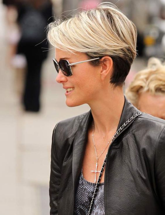 coupe courte blonde