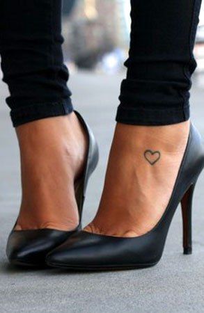 tatouage coeur Cheville 