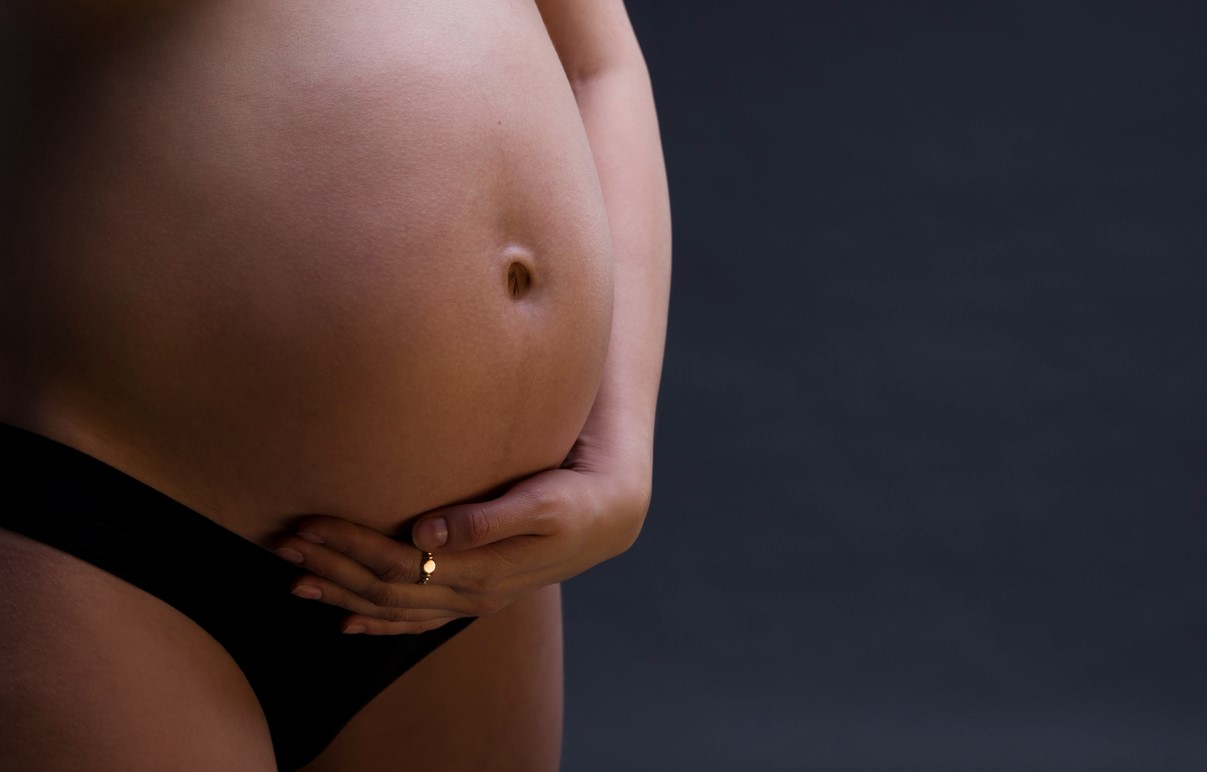 Femme Enceinte En Culotte