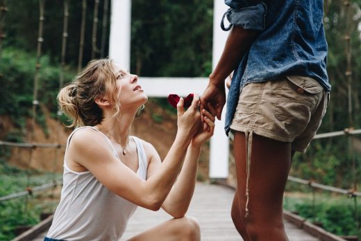 Femme Demande En Mariage