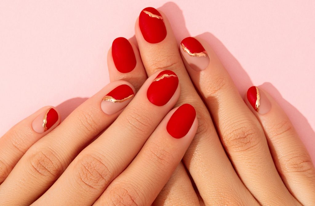 Nail Art rouge 20 idées pour des ongles flamboyants