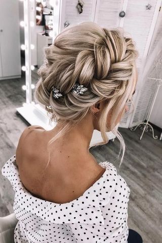 Le chignon tressé