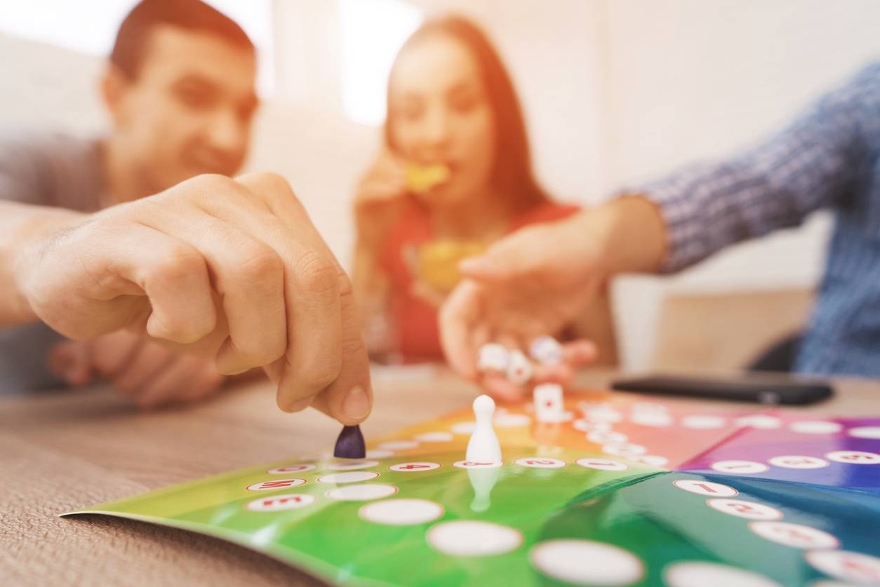 alt = soirée jeux de société