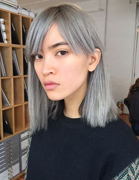 carré Gris Avec Frange 