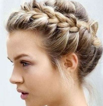 tresse Africaine Côté Et Cheveux Relevés