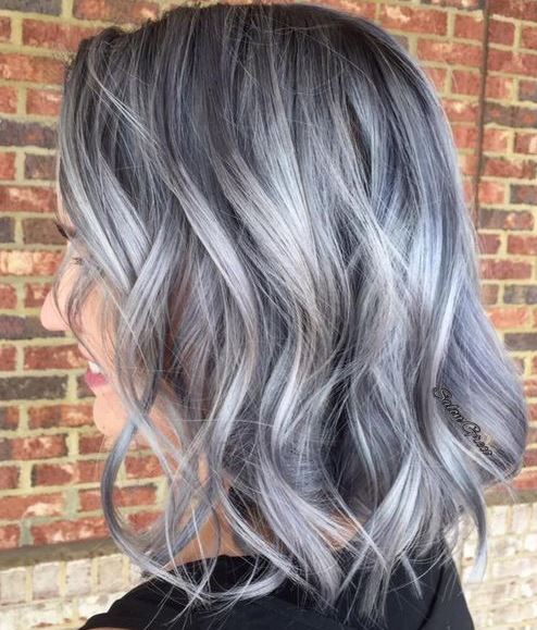 balayage Gris Et Wavy 