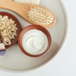 Soin naturel à base d'avoine, avec brosse en bois et pinceau