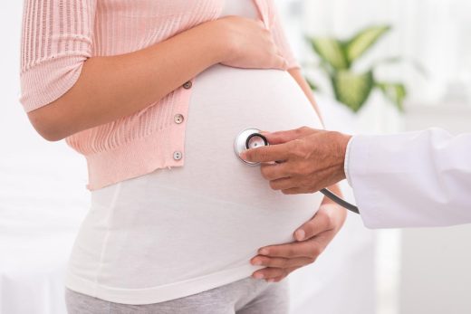 femme enceinte chez le medecin