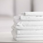 Linge blanc plié