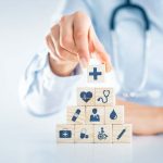 concept de point santé avec des cubes
