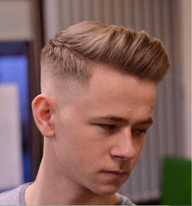 Coupe Quiff Pompadour Texturé Et Dégradé