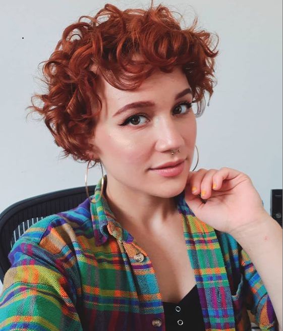 Coupe Carrée Courte Légèrement Montante