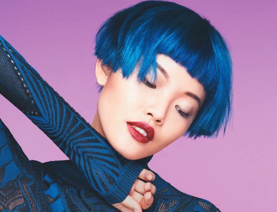 Pixie Cut Au Niveau De L’oreille Avec Frange Très Courte 