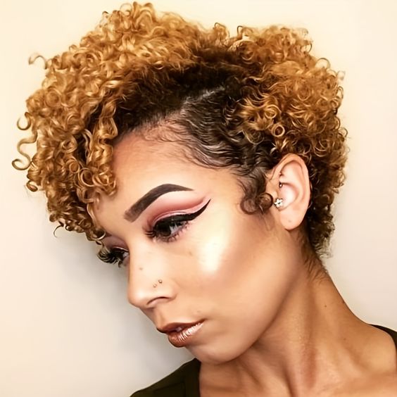 Pixie Cut Curly Blond Vénitien