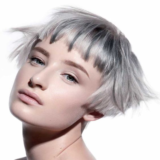 Pixie Cut Deux Tons Sur Cheveux Fins Sans Volume 