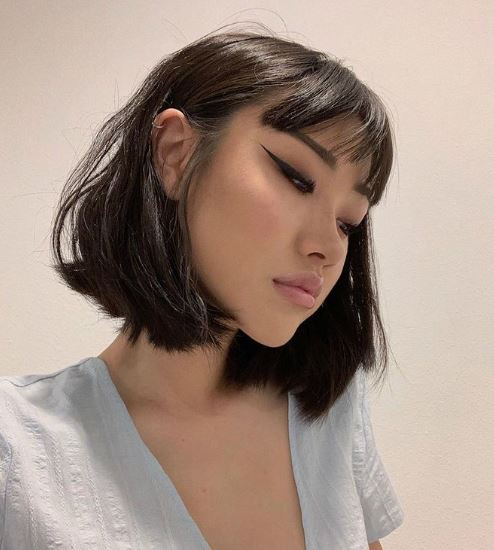Carré Bob Légèrement Ondulé Cheveux Fins Sans Volume 
