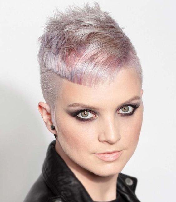 Pixie Cut Tricolore Sur Cheveux Fins Sans Volume
