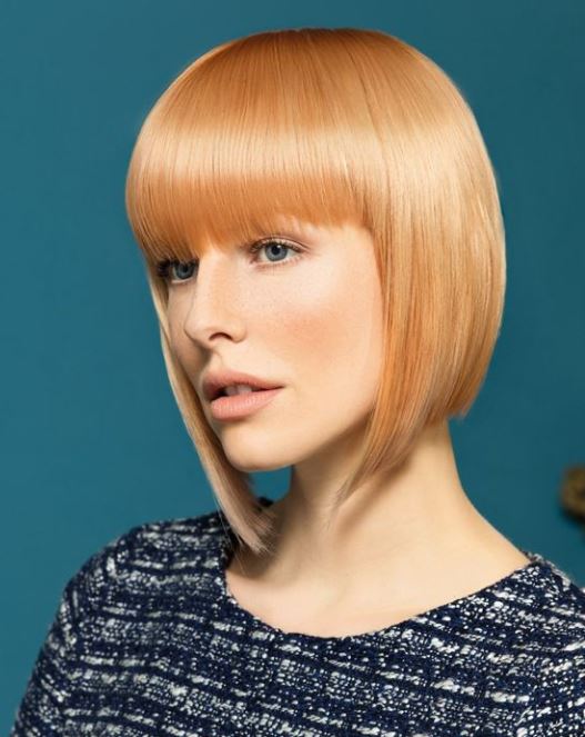 Carré Court Plongeant Avec Frange Sur Cheveux Fins Sans Volume 