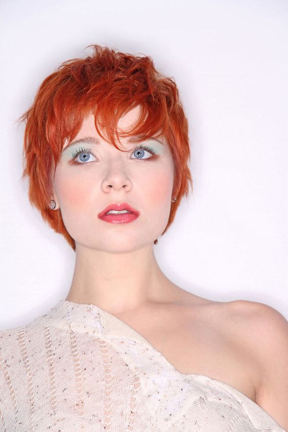 Coupe Bixie ébouriffée Sur Cheveux Fins Sans Volume Orange Chaud 