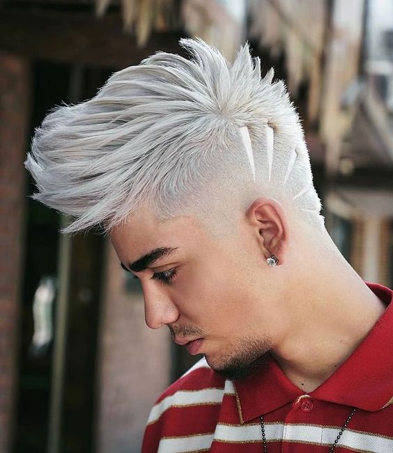 Coupe Quiff Style Avec Mohawk Avec Design