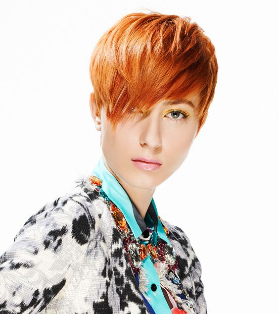 Coupe Bixie Lumineuse Sur Cheveux Fins Sans Volume Orange Chaud 