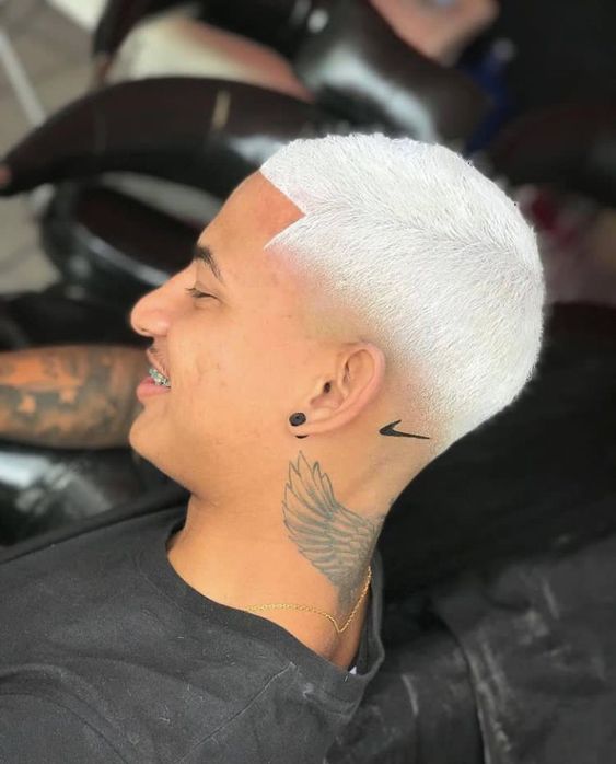 Crew Cut Avec Contours