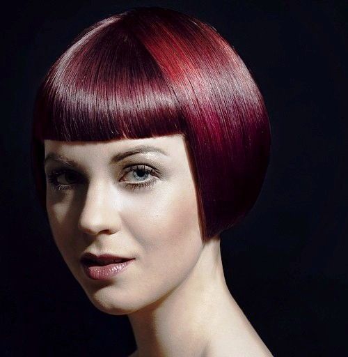 Carré Arrondi Sur Cheveux Fins Sans Volume Rouge Grenat 