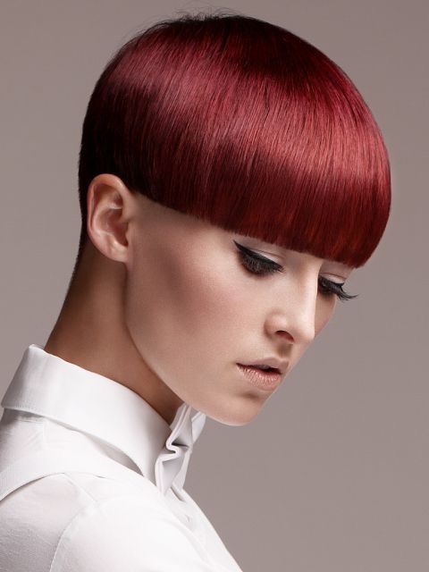 Pixie Cut Arrondie Sur Cheveux Fins Sans Volume Rouge Grenat 