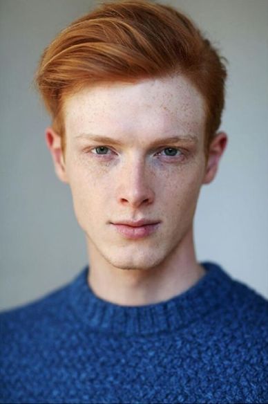 Coupe Grunge Avec Raie Latérale