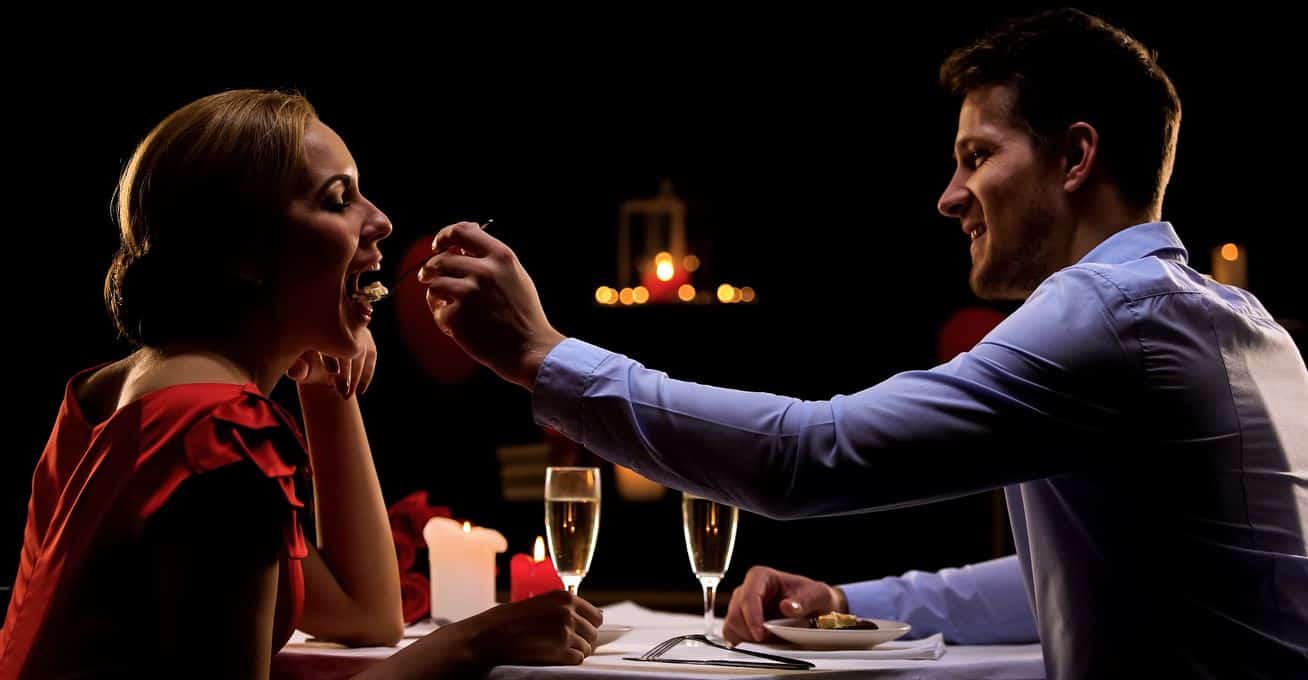 Couple Fait Un Repas Aphrodisiaque