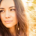 Fille Avec Cheveux Au Soleil
