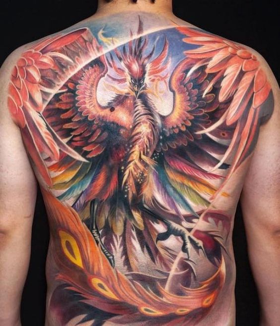 Tatouage Phœnix En Feu Sur Le Dos
