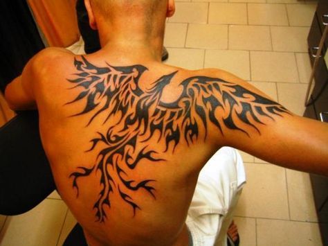 Tatouage Phoenix Noir Sur Le Dos
